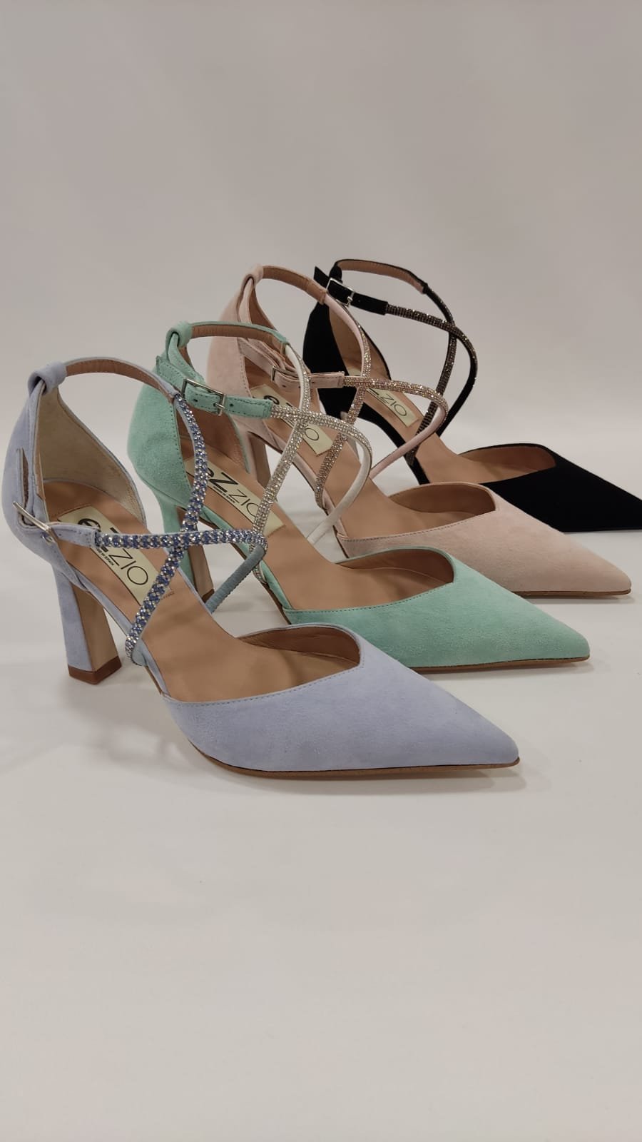 ginebra-ezzio-tacones-laura-negro-swarovsky-2