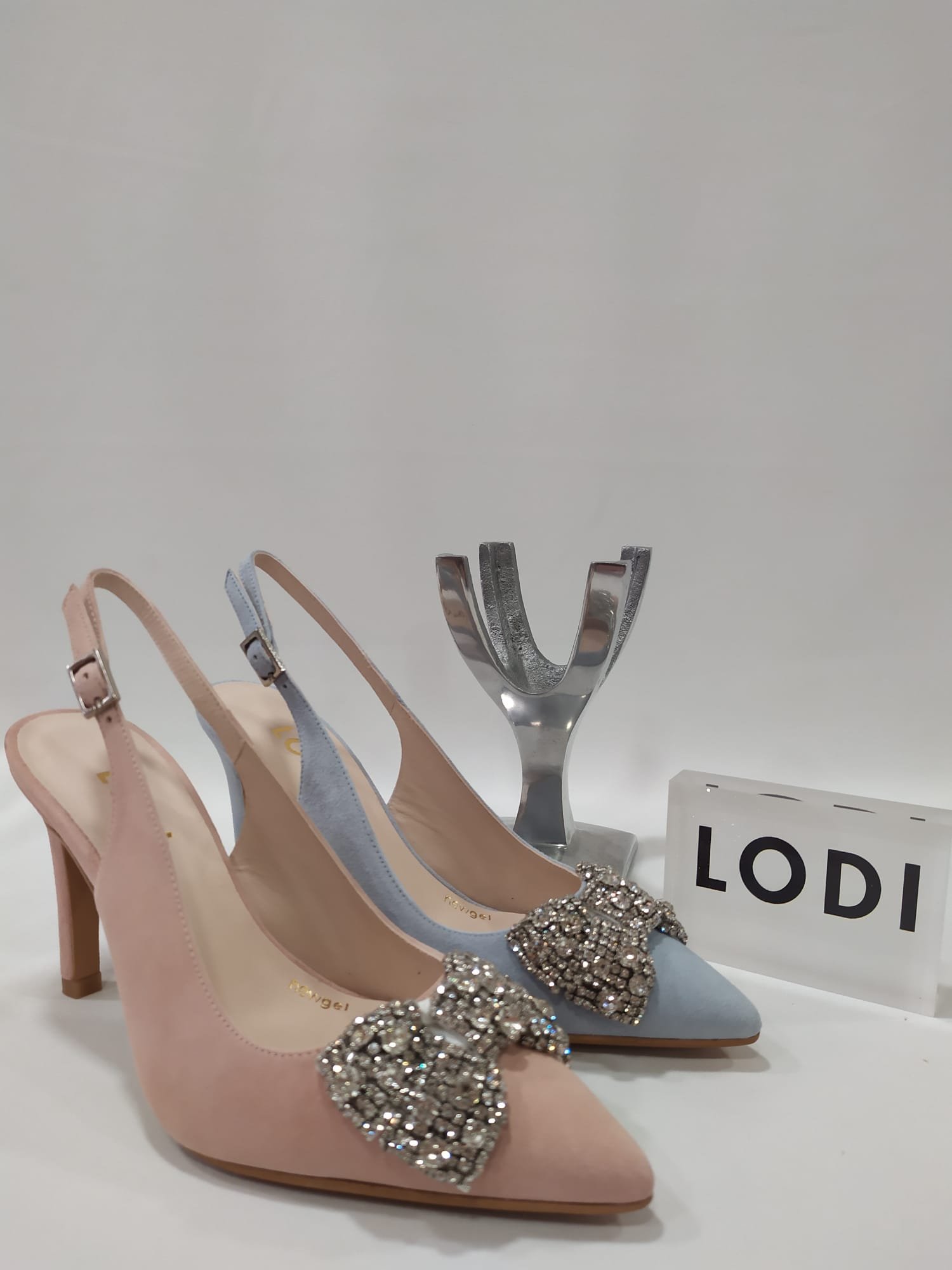 Rabela-lodi-tacones-laura-destalonado-lazo-pedreria-rosa-nude-celeste-cielo-azul-2