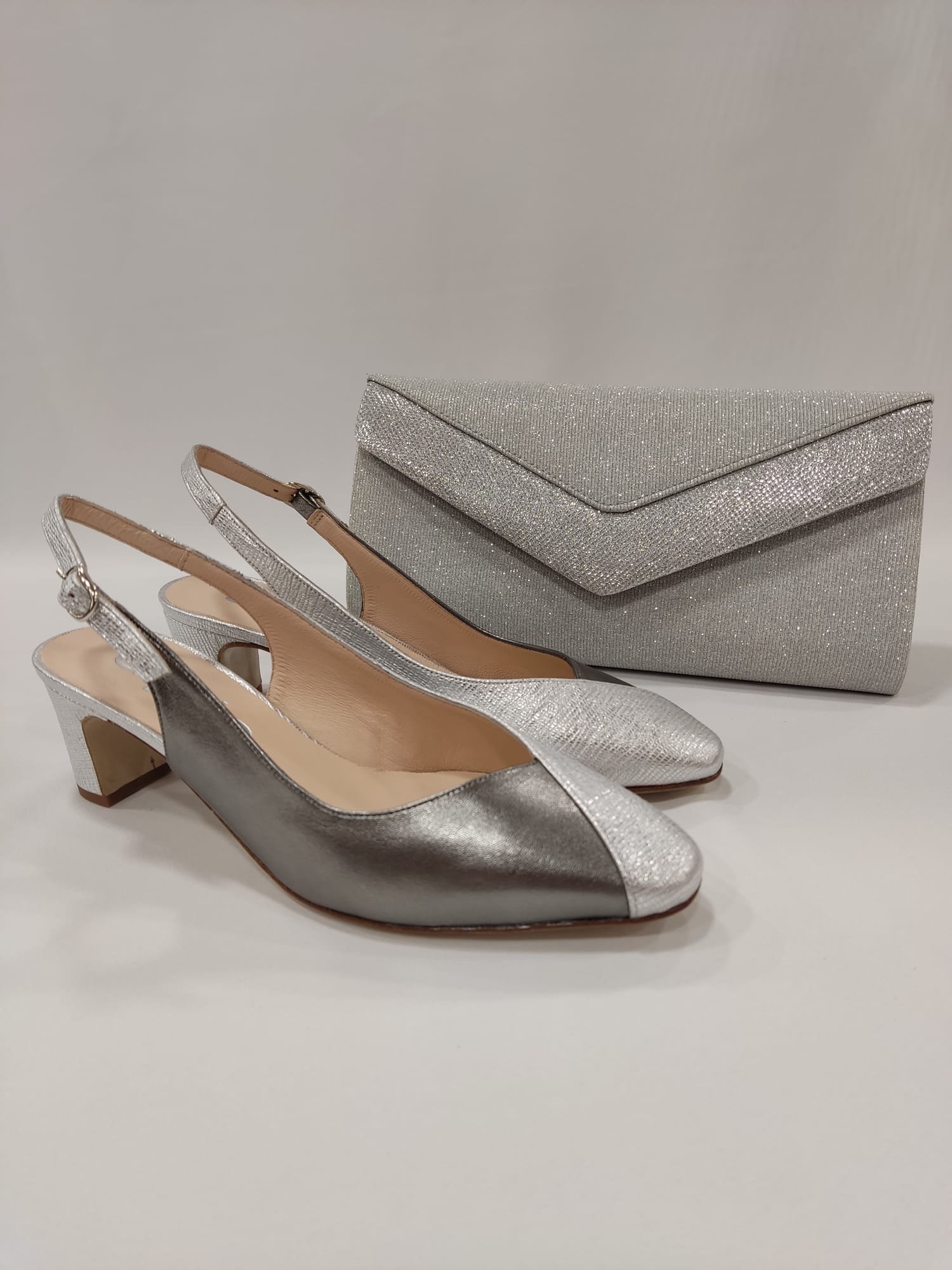 agora-dibia-tacones-laura-dorado-oro-plata-plateado-gris-1