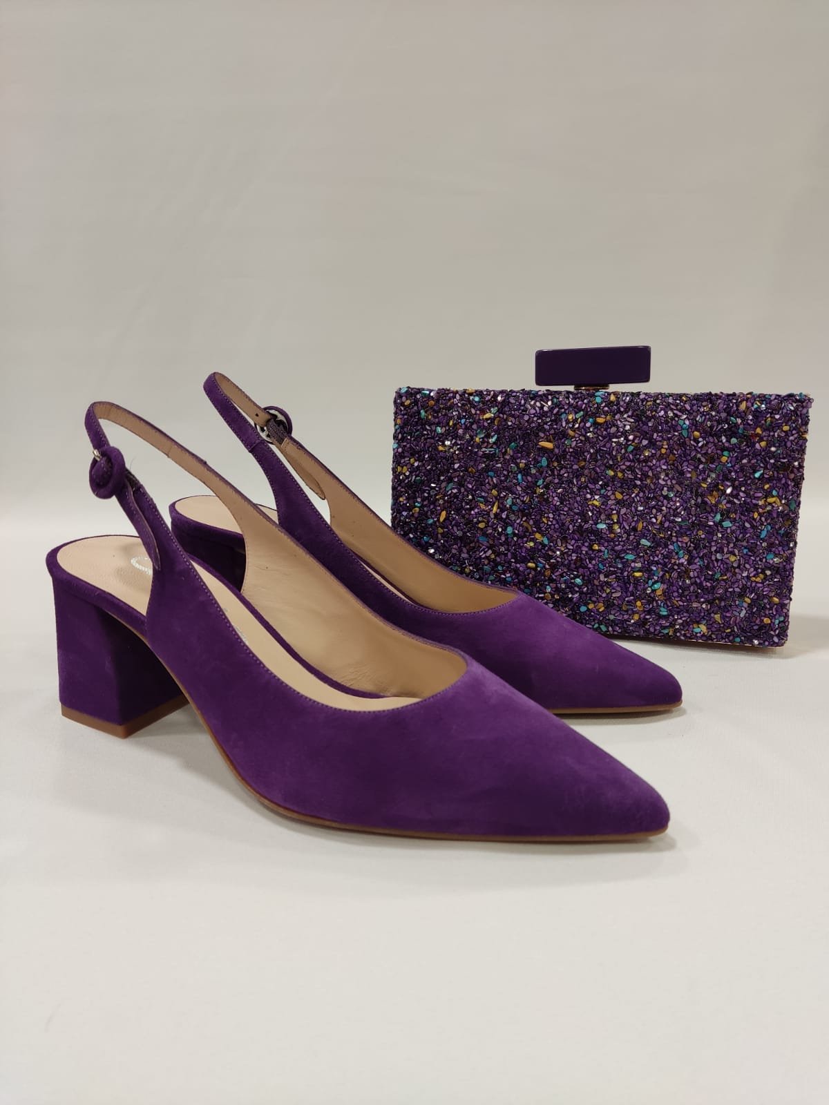 astra-dibia-tacones-laura-destalonado-salon-tacon-ancho-2