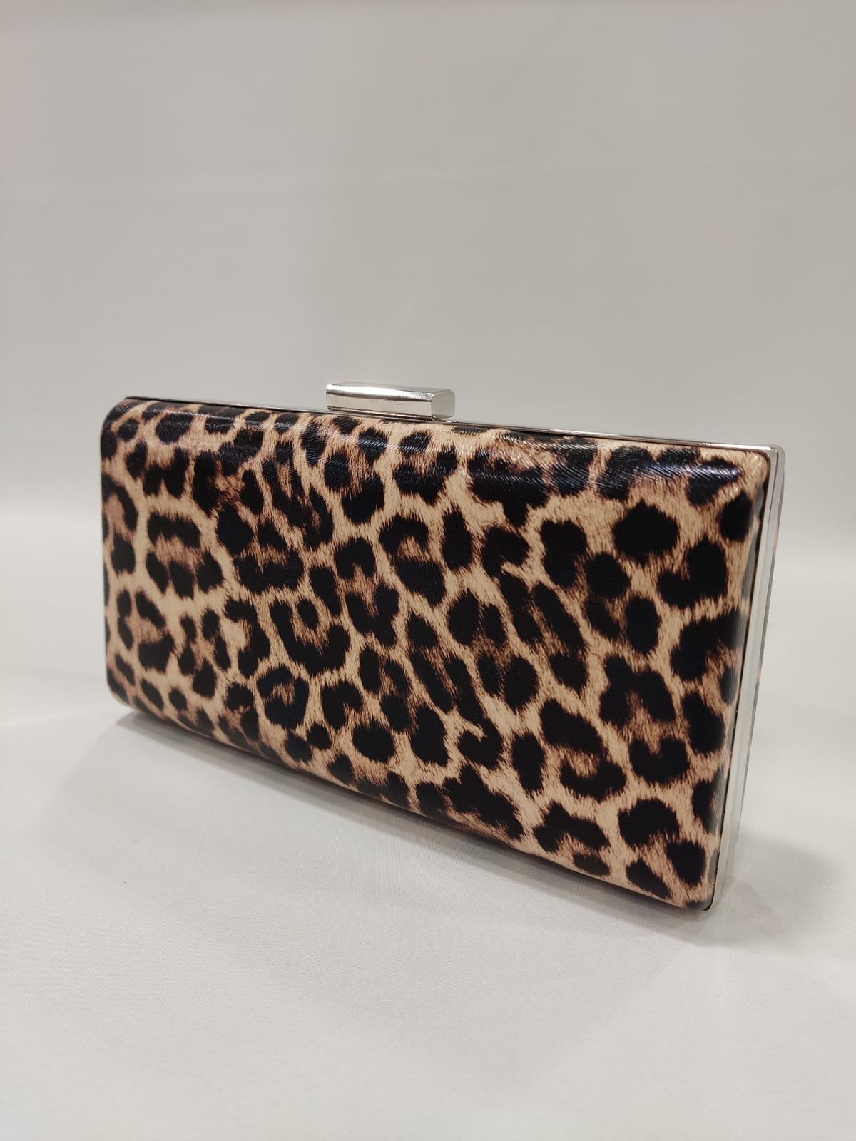 cartera-clutch-animal-print-tacones-laura-1-10-106