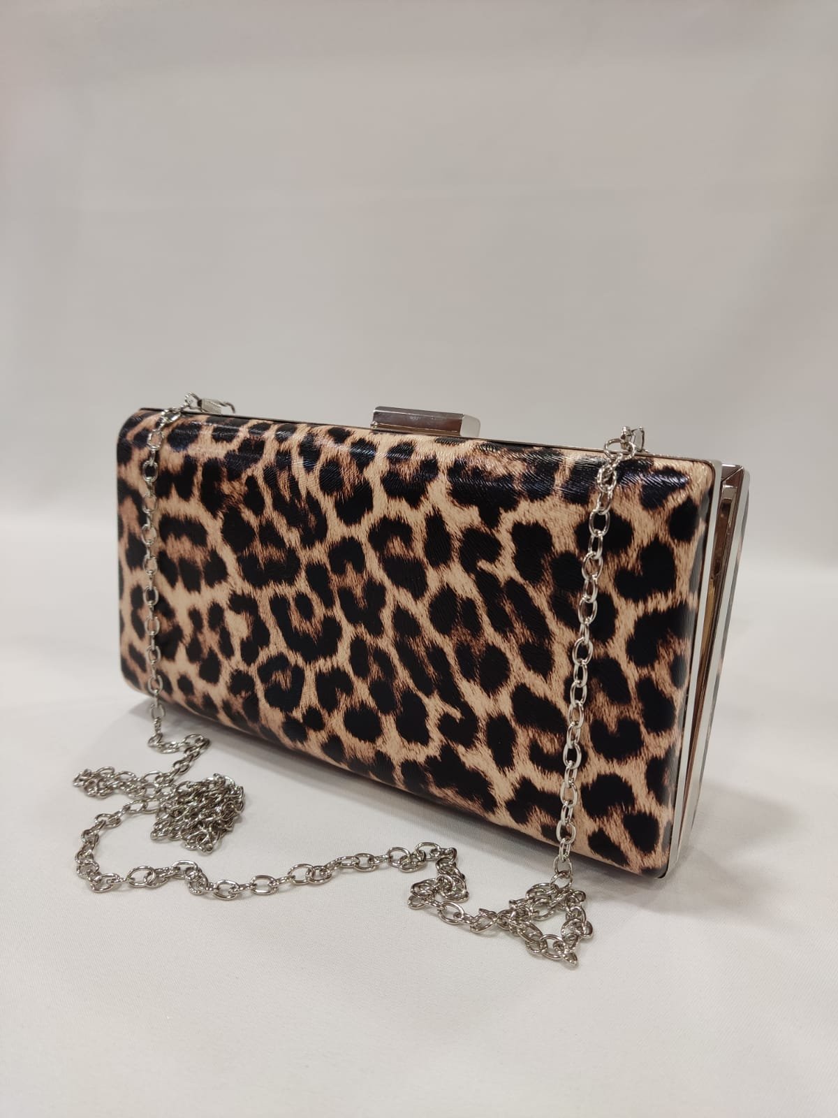 cartera-clutch-animal-print-tacones-laura-2-10-106