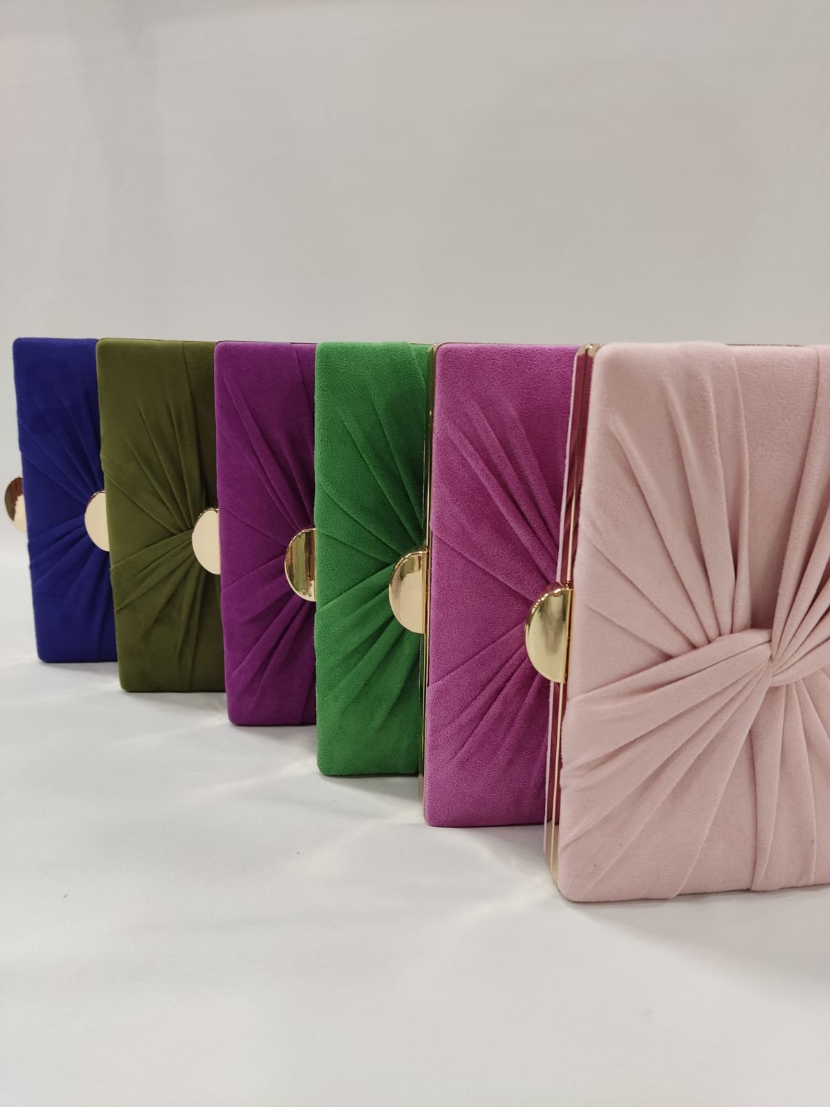 v cartera-clutch-mano-nudo-colores-mod-19-13026