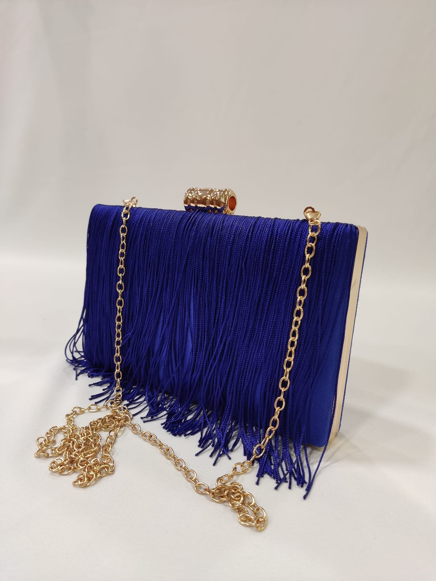 cartera-mano-clutch-flecos-azul-klein-azulon-tacones-laura-mod-19-150-2