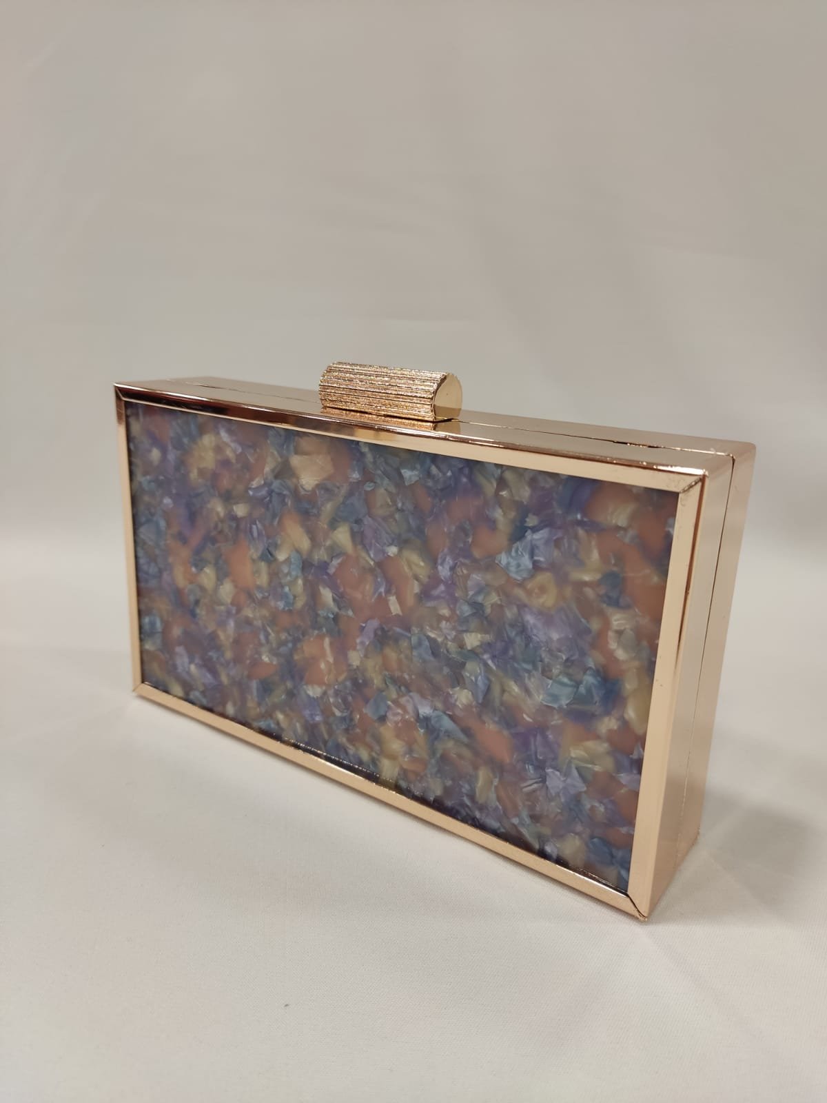 cartera-mano-clutch-marco-dorado-malva-coral-mod-40-817-3
