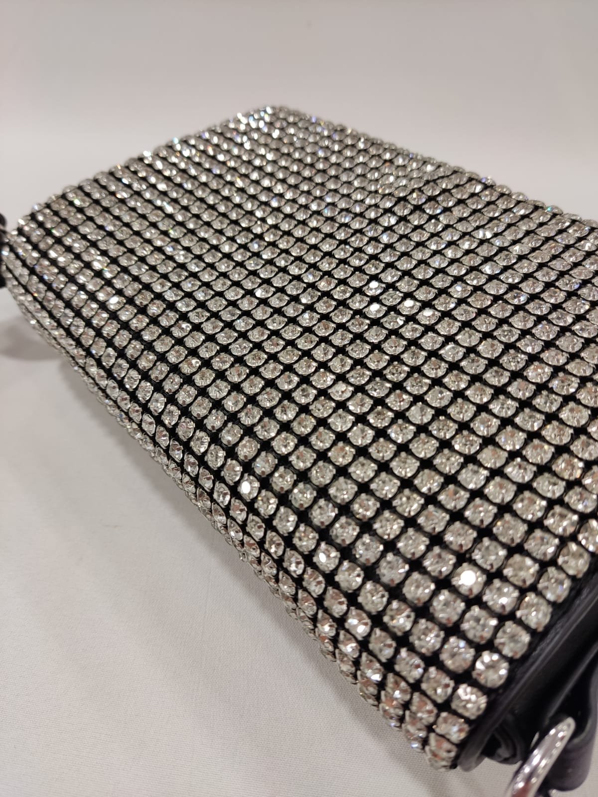 cartera-mano-clutch-negro-brillantes-piedrecitas-3
