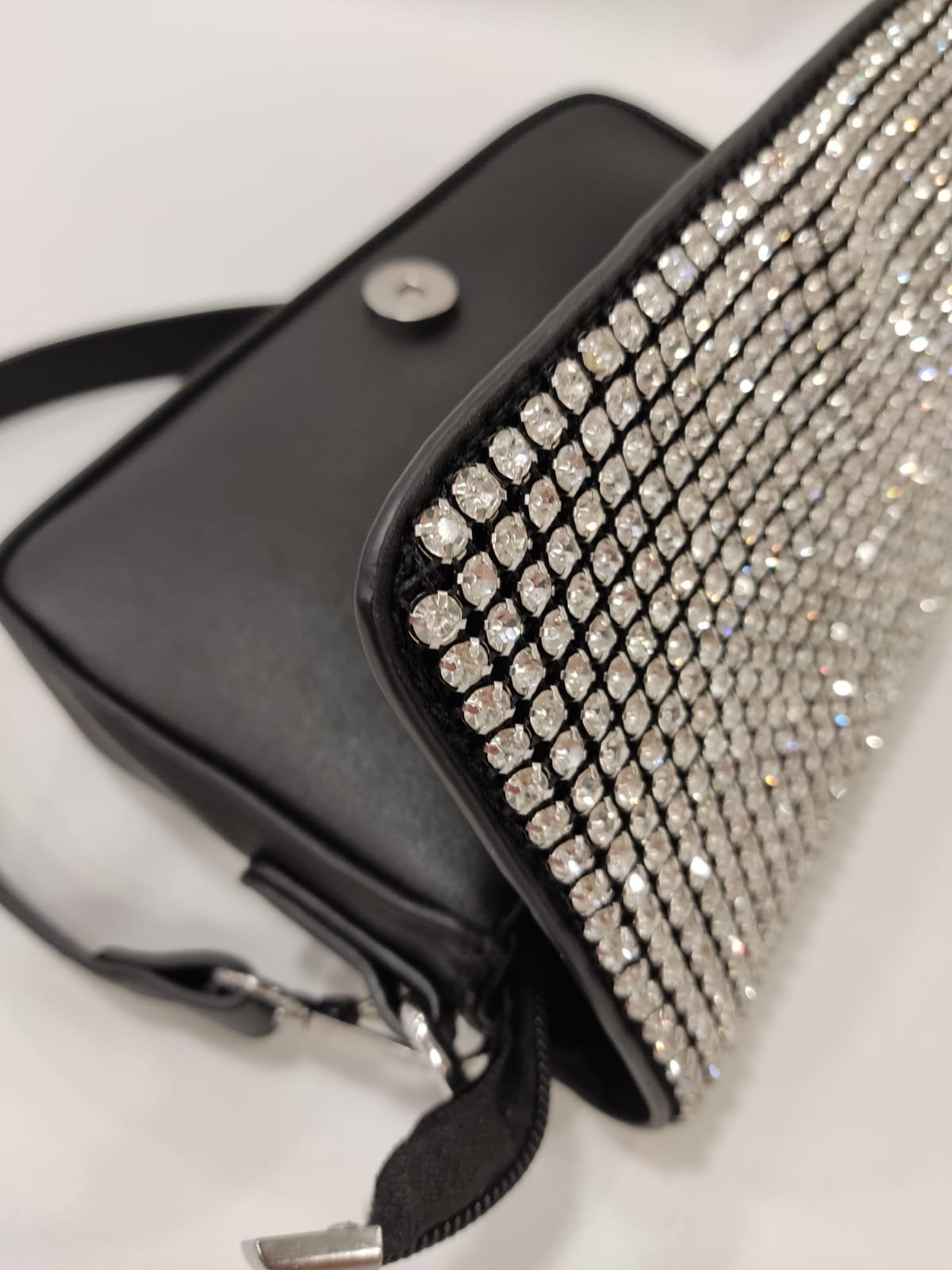 cartera-mano-clutch-negro-brillantes-piedrecitas-5