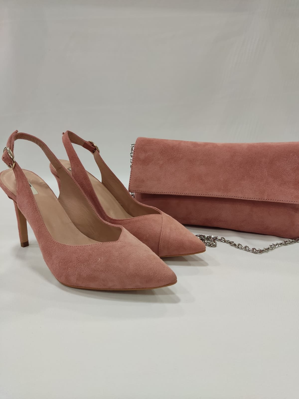 cartera-mano-ezzio-rosa-nude-peach-tacones-laura-sobre-agatha-2