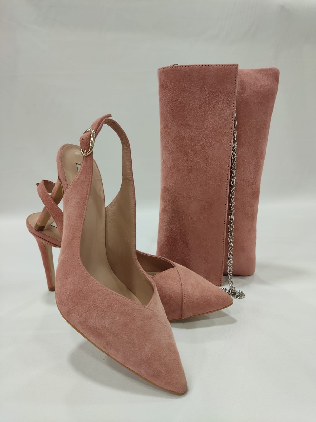 cartera-mano-ezzio-rosa-nude-peach-tacones-laura-sobre-agatha-3