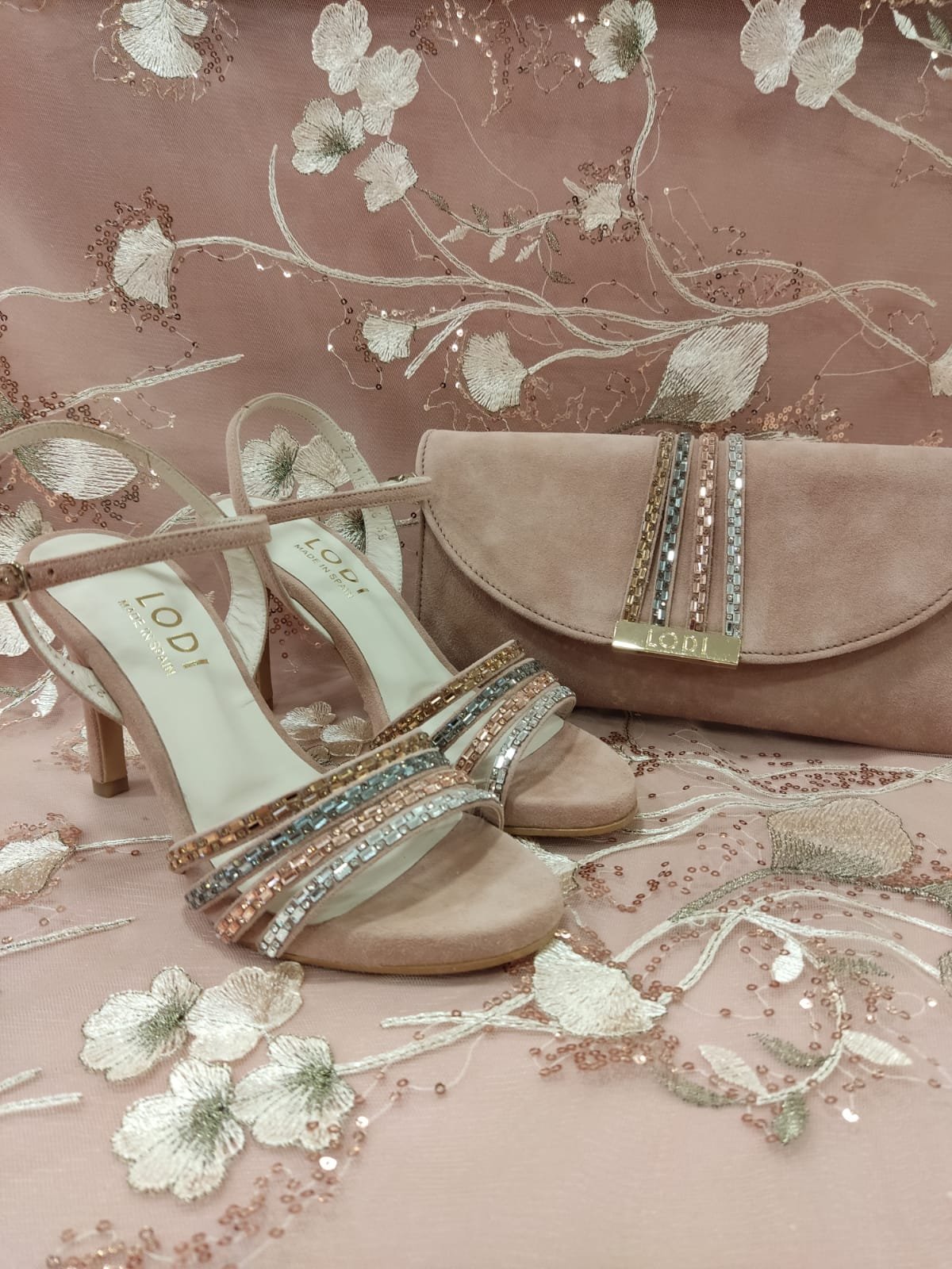 cartera-mano-inru-lodi-tacones-laura-3