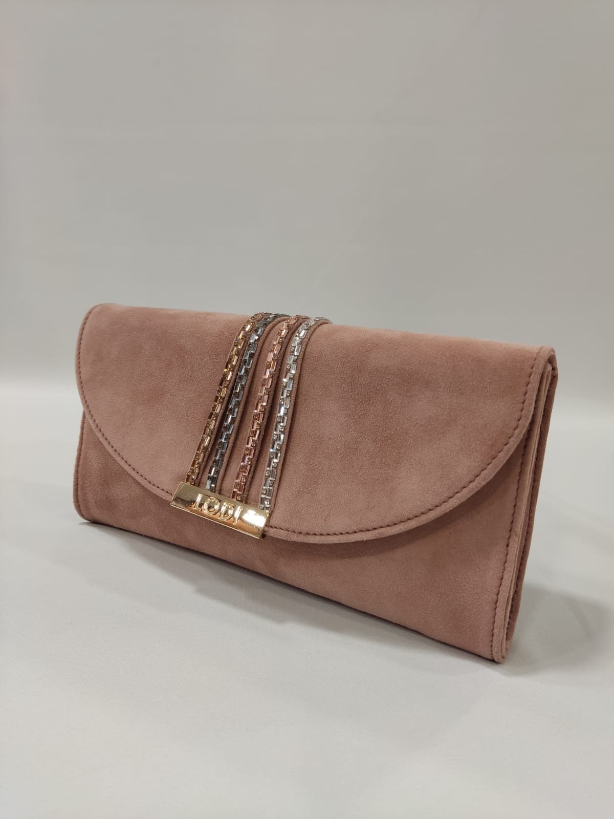 cartera-sobre-inru-lodi-tacones-laura-1