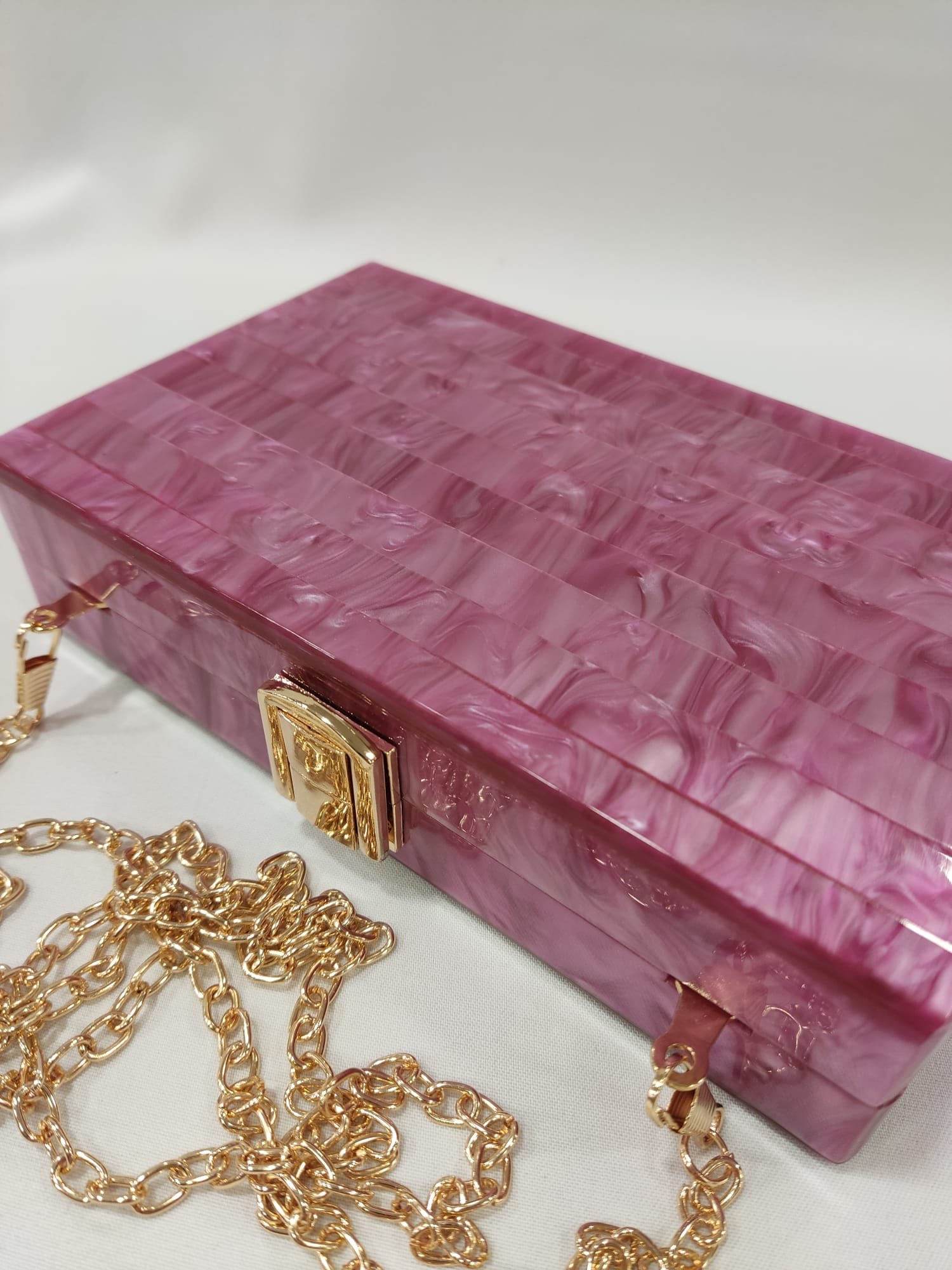 clutch-cartera-mano-rayas-rosa-tacones-laura-10-300-3