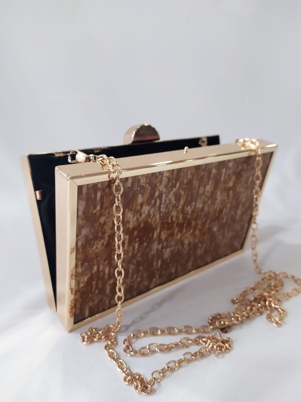 clutch-marcho-dorado-tacones-laura-cartera-mano-caramelo-marron-3