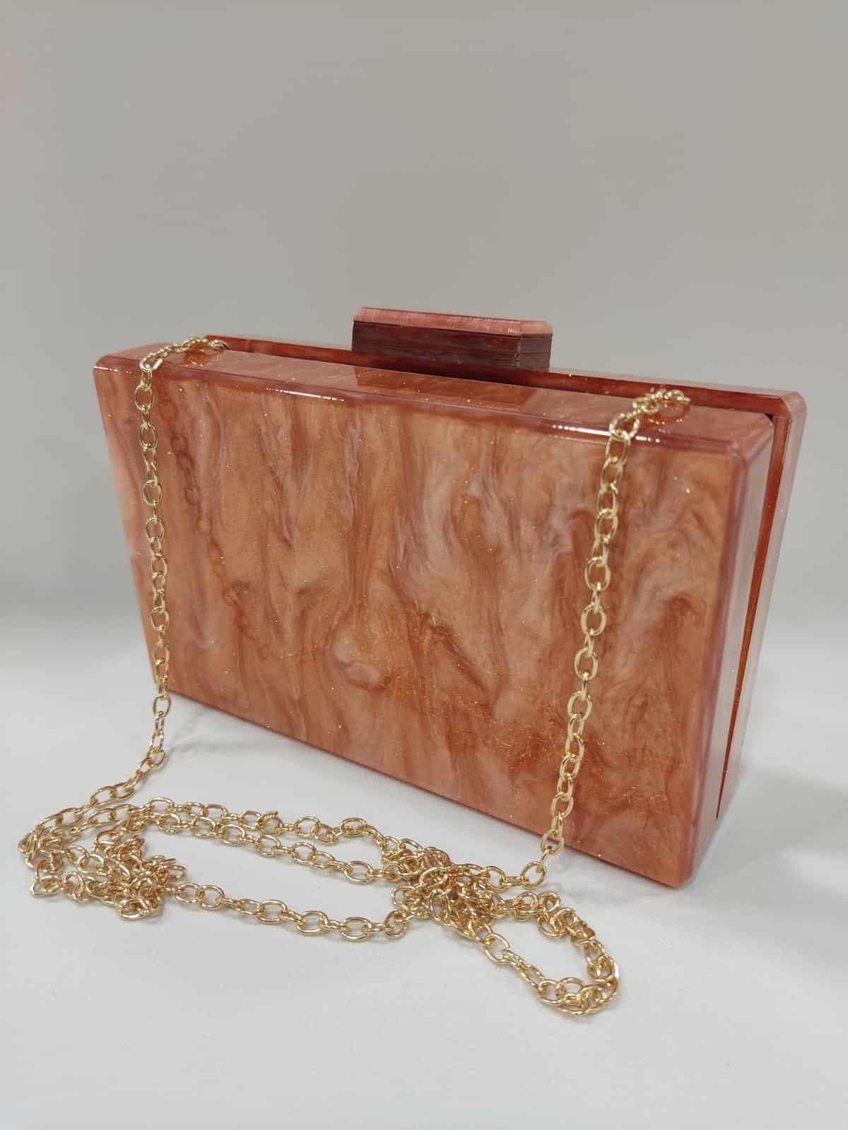 clutch-resina-cartera-tacones-laura-nacar-anacarado-mod-10-405-2