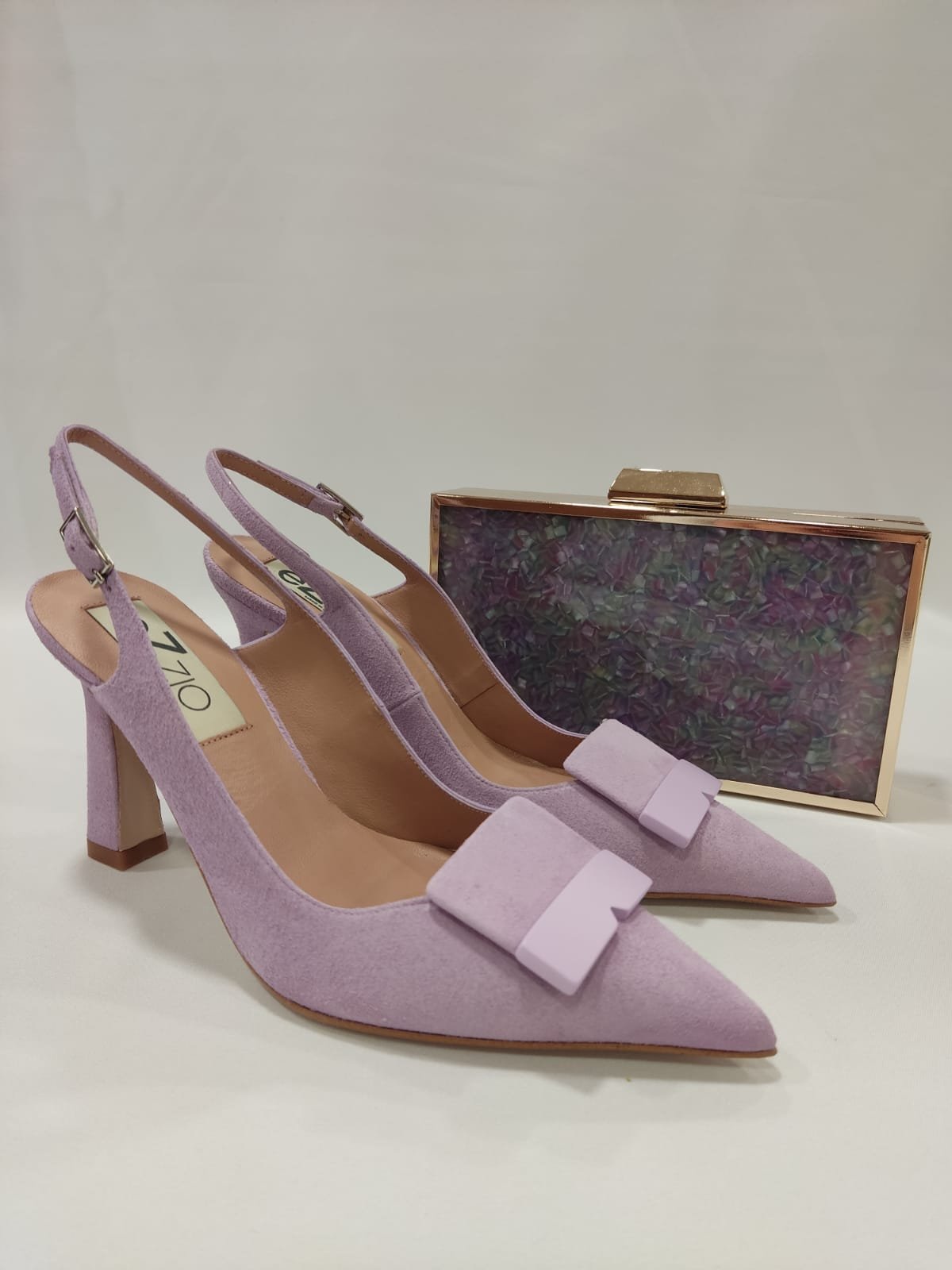 dakota-ezzio-tacones-laura-adorno-resina-1