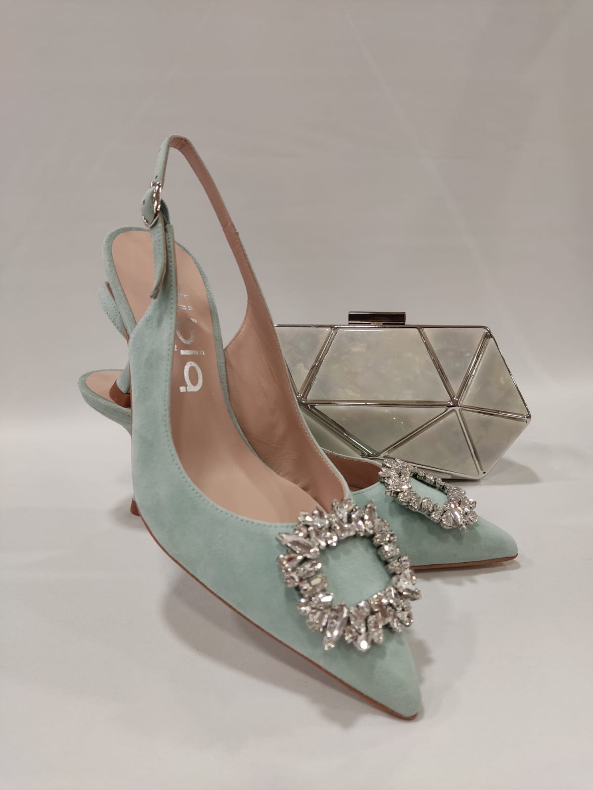 dubai-dibia-tacones-laura-salon-destalonado-adorno-cristal-verde-agua-2