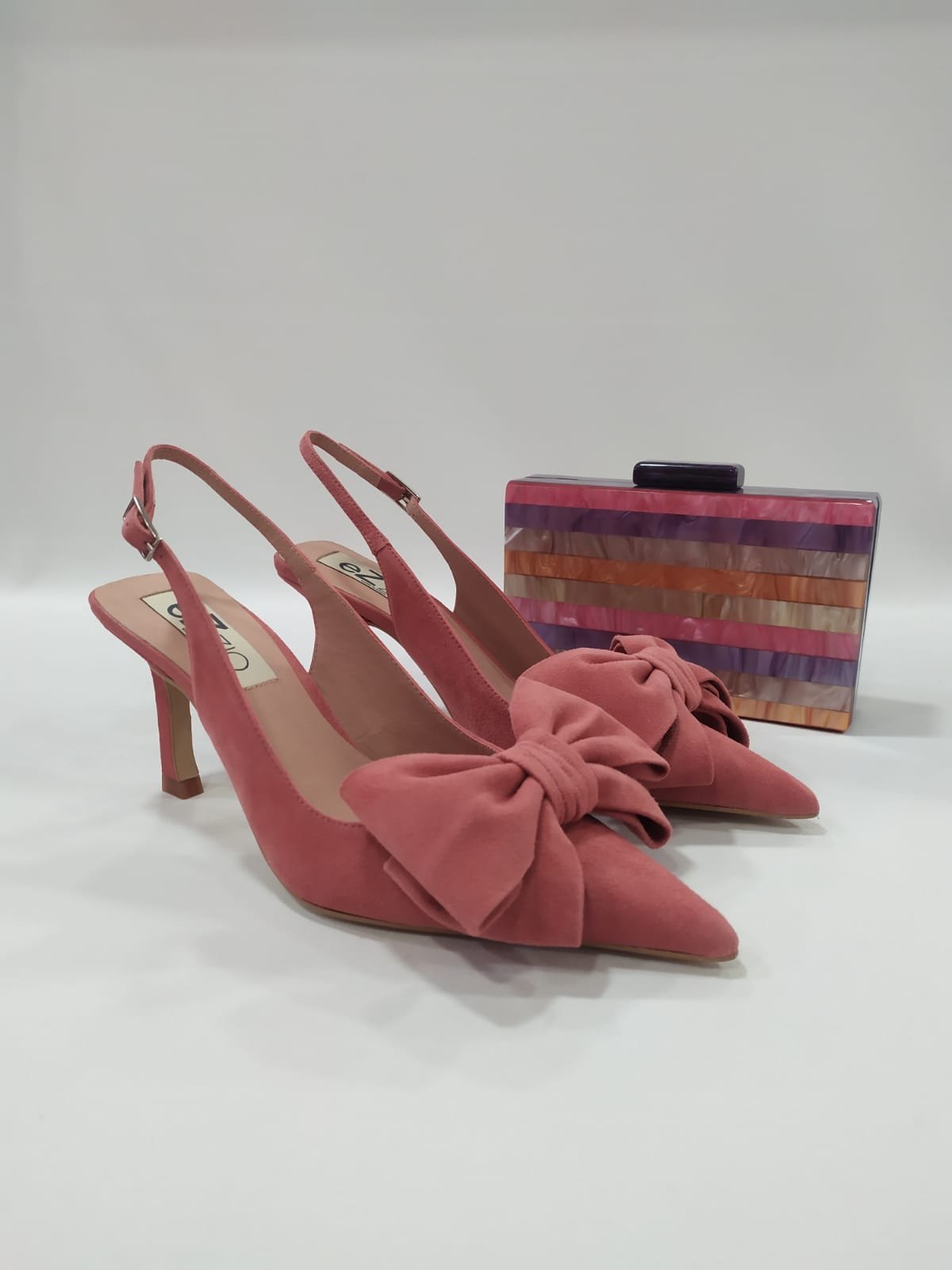 estalonado-ezzio-kiev-tacones-laura-lazo-coral-1