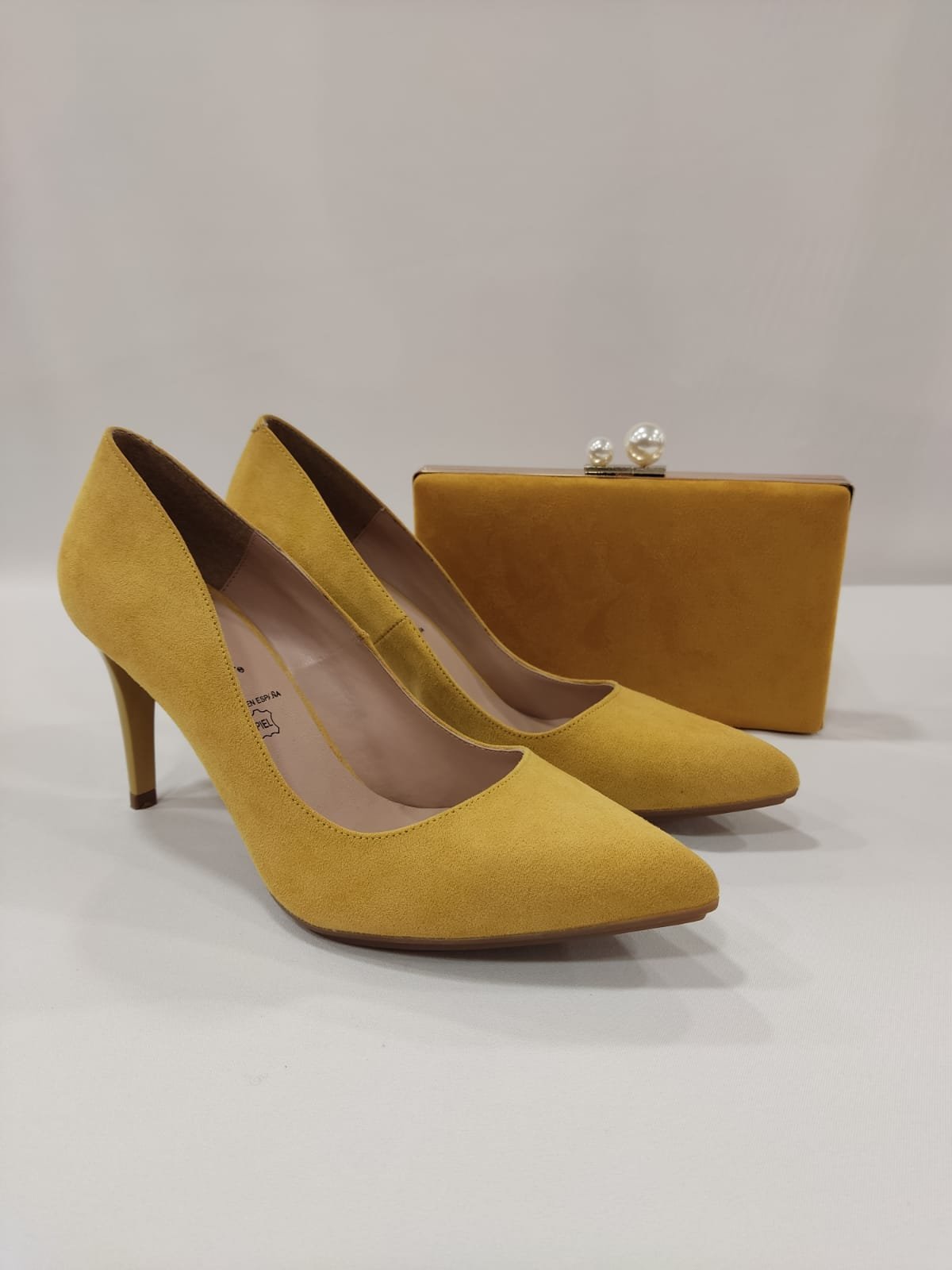 georgia-tacones-laura-negro-naranja-mostaza-3