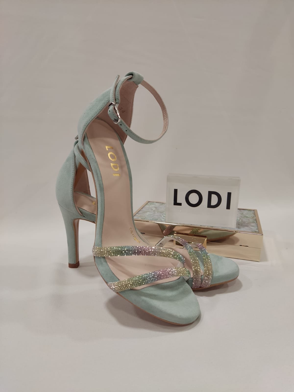 intisa-lodi-verde-agua-aguamarina-tacones-laura-cristales-arcoiris-tiras-1