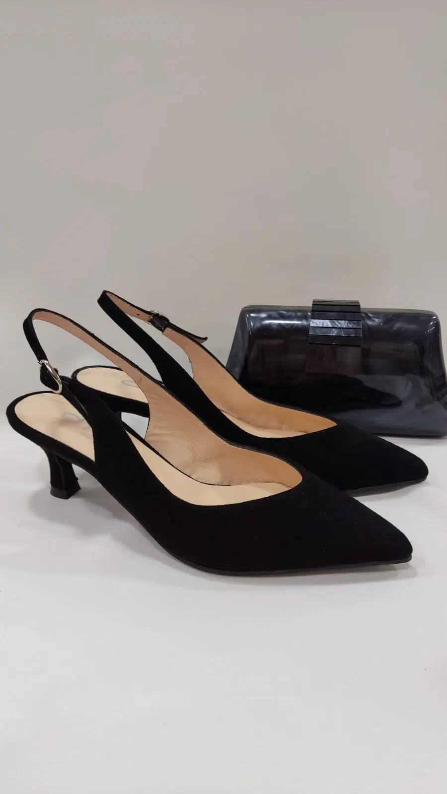 napoles-dibia-tacones-laura-negro