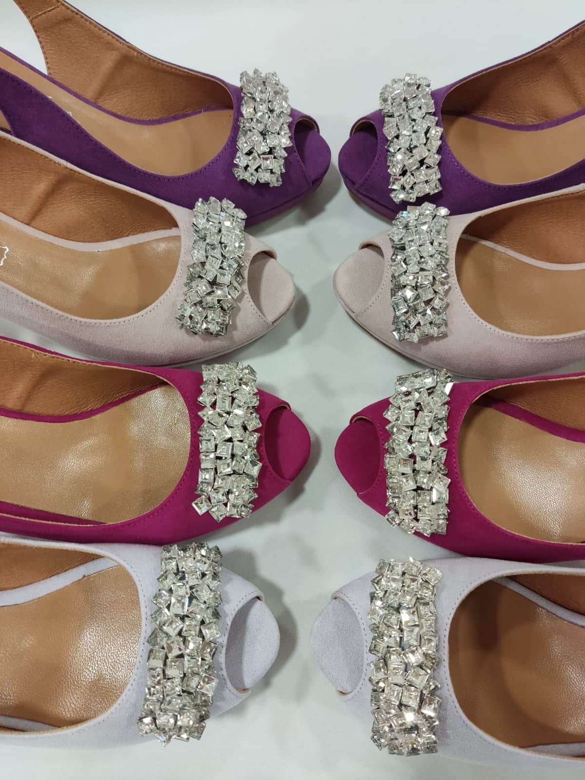 niza-tacones-laura-peep-toe-destalonado-adorno-pedreria-cristalitos-malva-morado-lila-buganvilla-rosa-nude-3