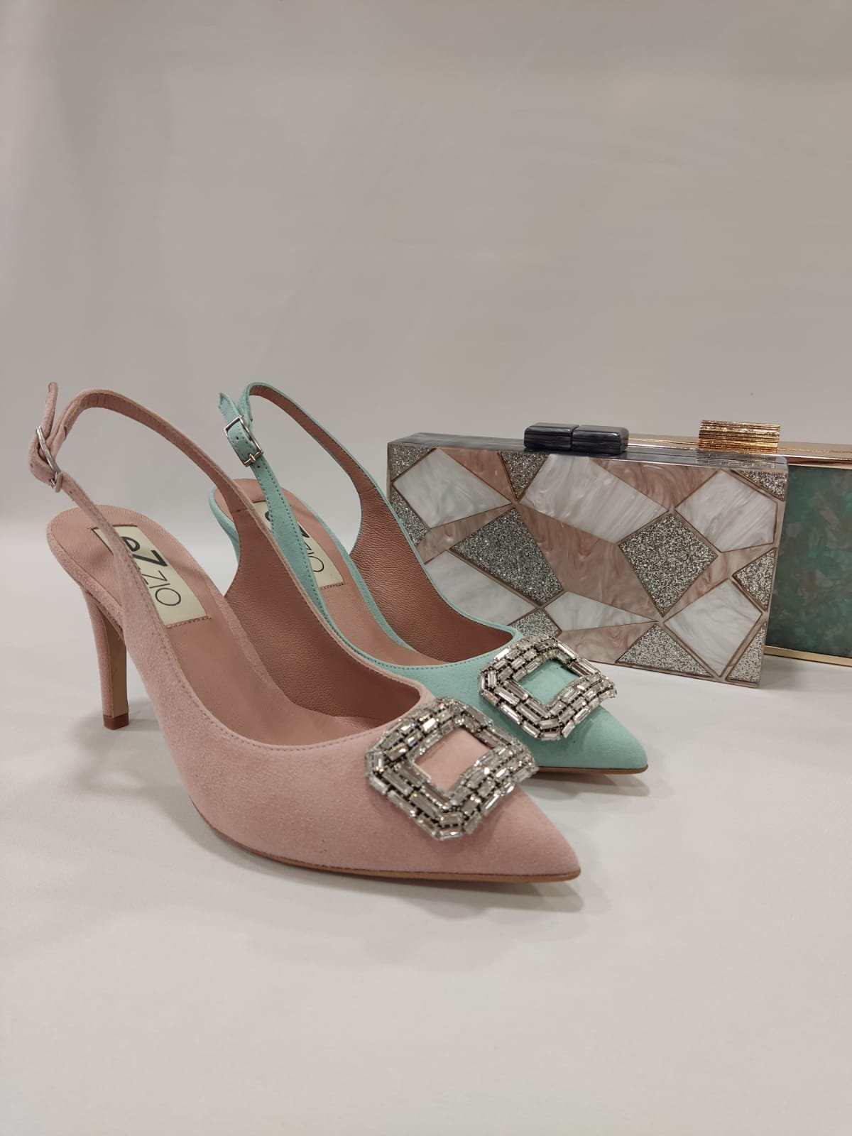salon-destalonado-stiletto-aramis-ezzio-tacones-laura-rectangulo-cristal-cristales-rosa-nude-verde-agua-1