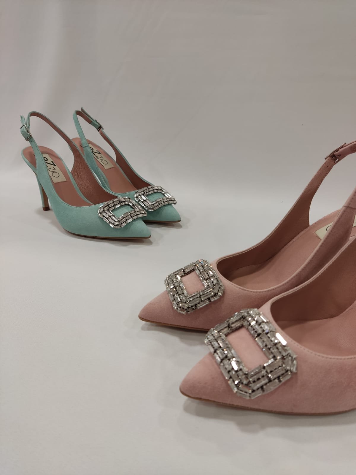 salon-destalonado-stiletto-aramis-ezzio-tacones-laura-rectangulo-cristal-cristales-rosa-nude-verde-agua-2
