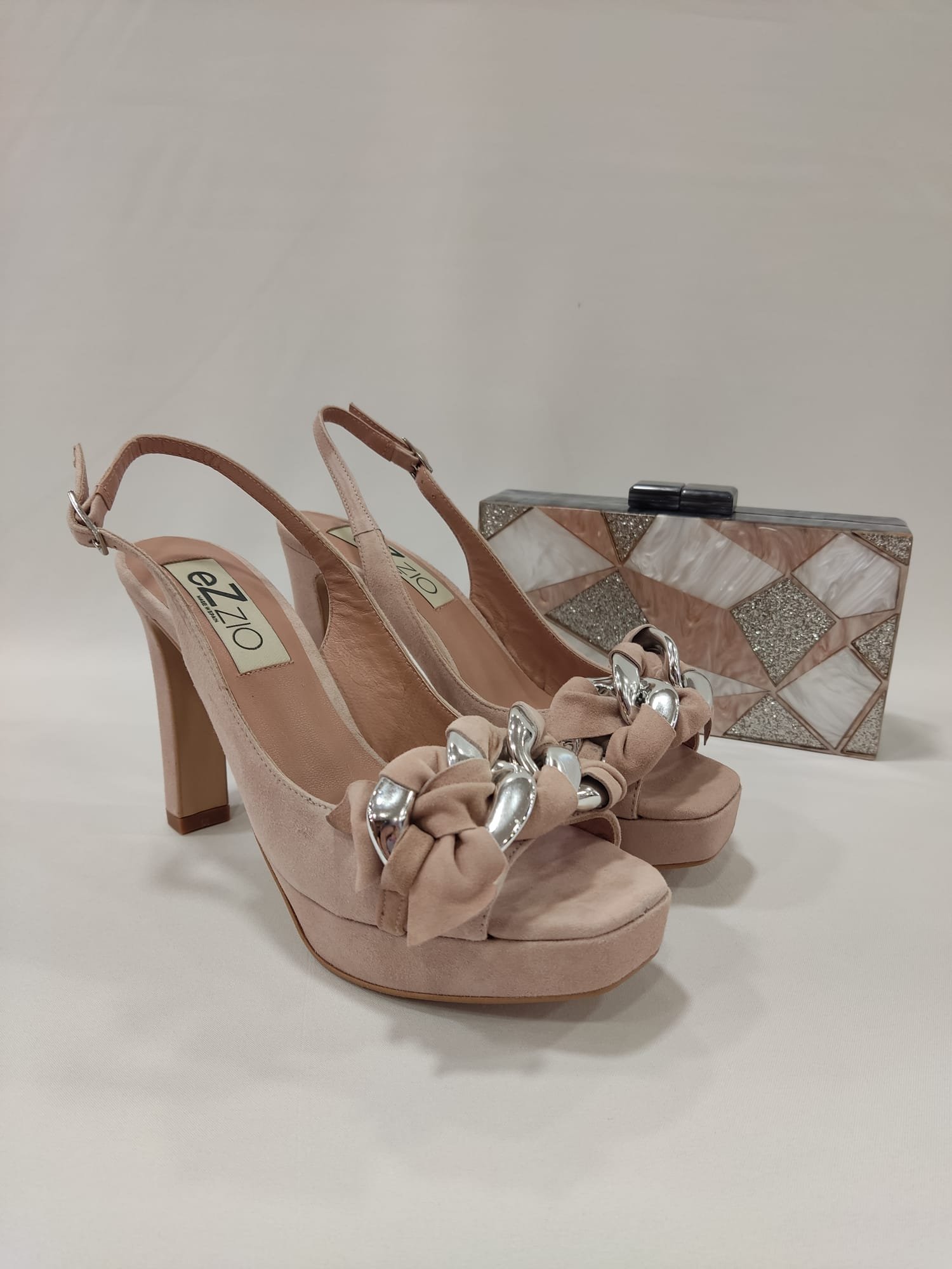 sandalia-peep-toe-milan-ezzio-tacones-laura-cadena-eslabones-celeste-azul-verde-rosa-nude-6