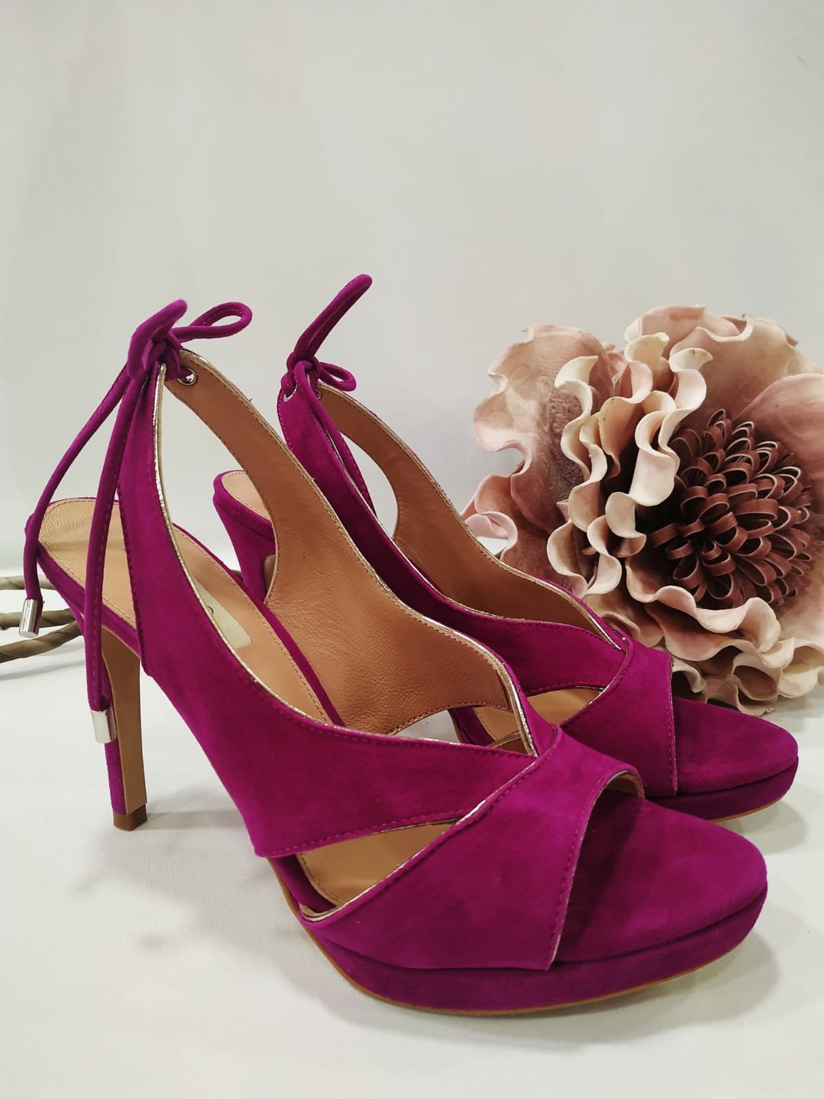 sandalia-tacon-hamal-ezzio-cordones-lostaconesdelaura-buganvilla-2