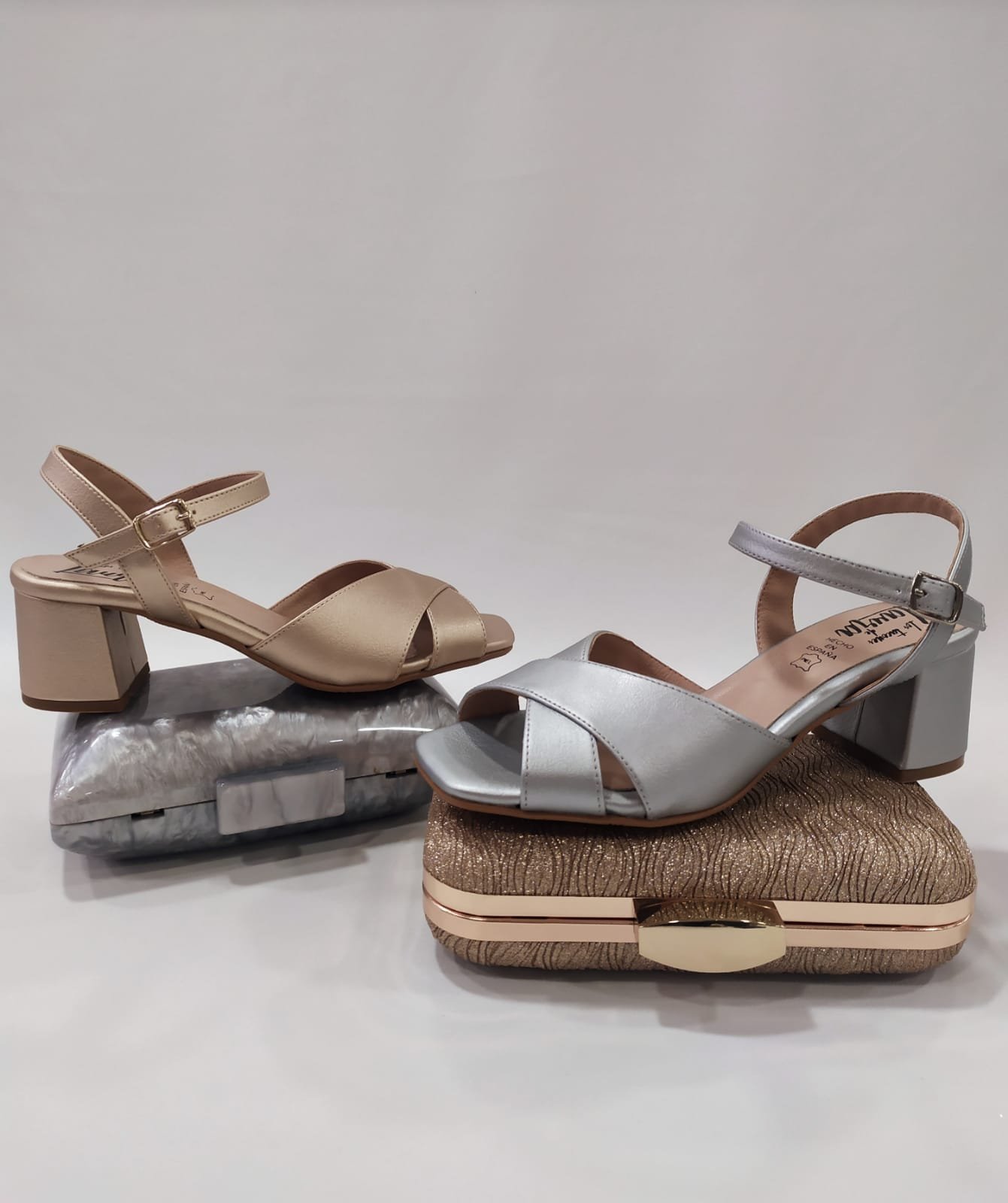 sandalia-wezen-tacones-laura-tiras-tacon-ancho-plata-oro-1