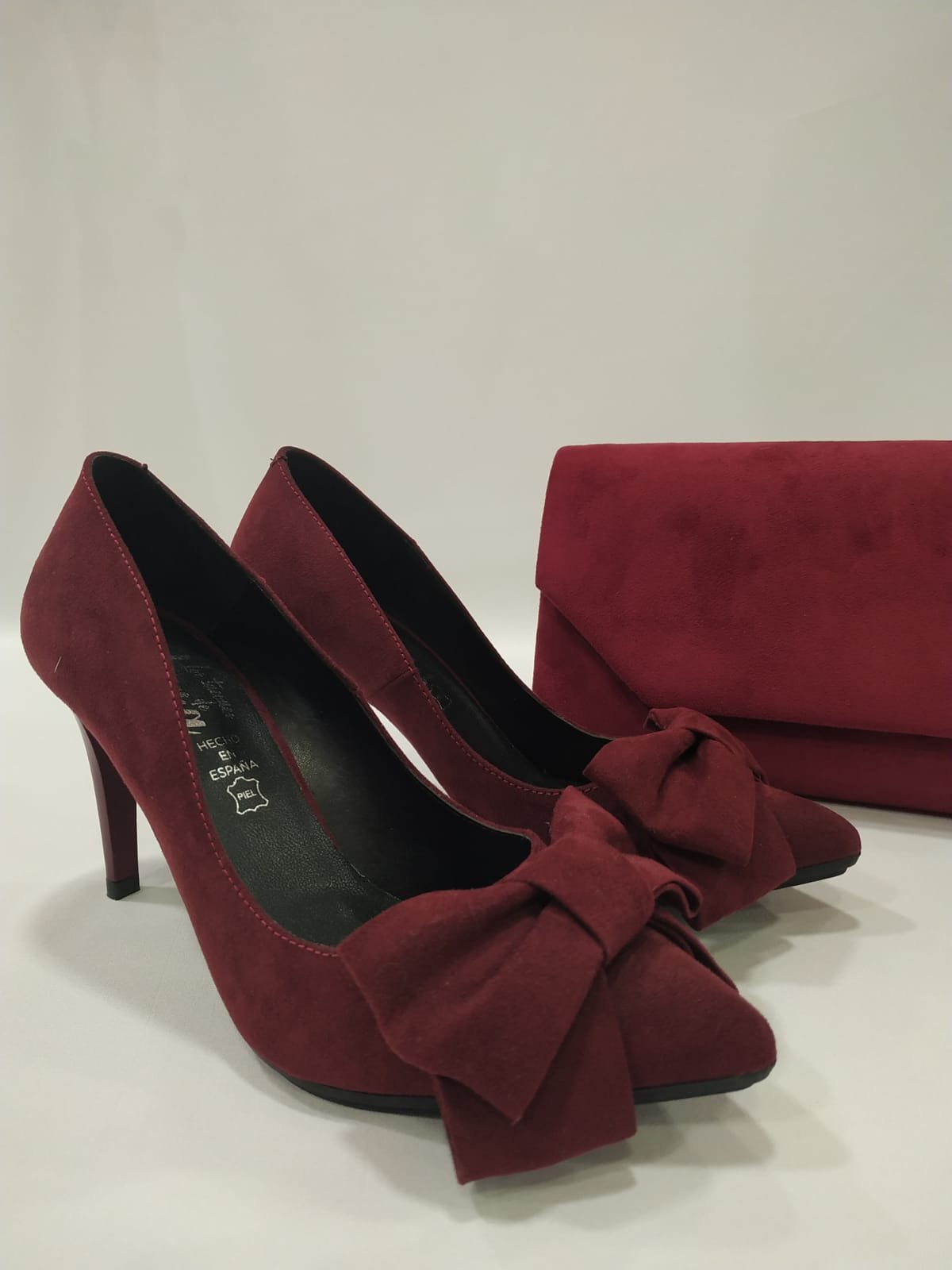 tacon-danae-cerrado-lazo-tacones-laura-basico-burdeos