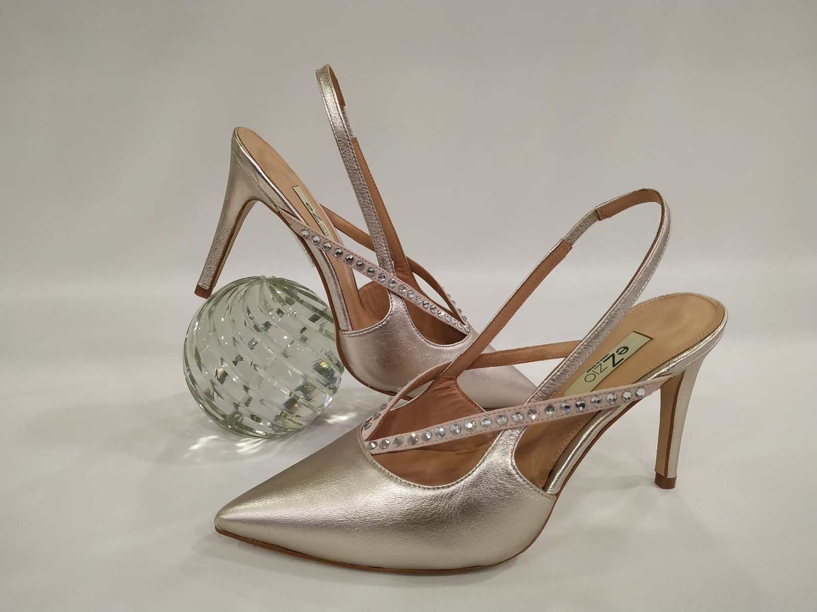 tacon-ezzio-manila-brillantes-oro-1