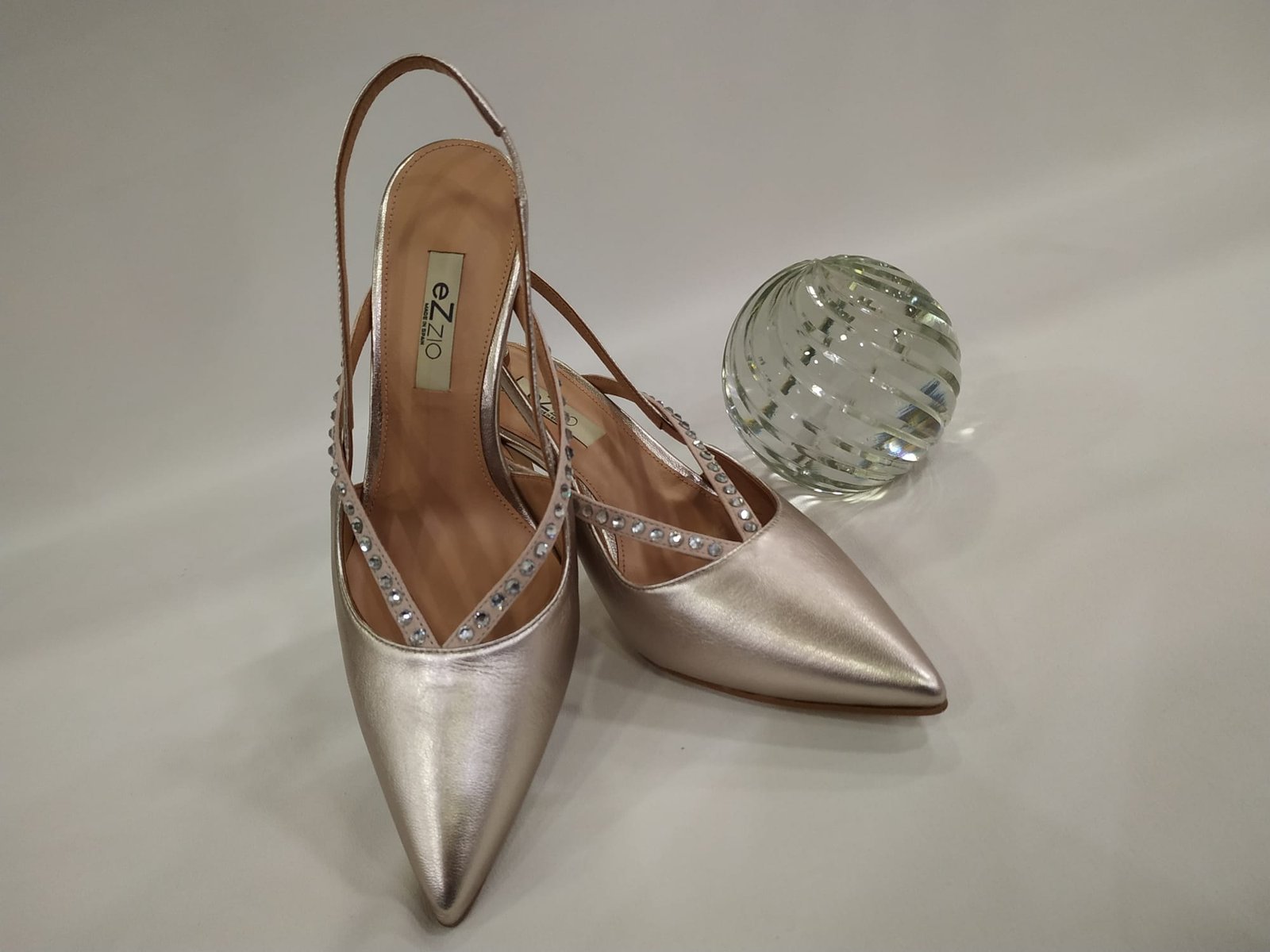 tacon-ezzio-manila-brillantes-oro-2