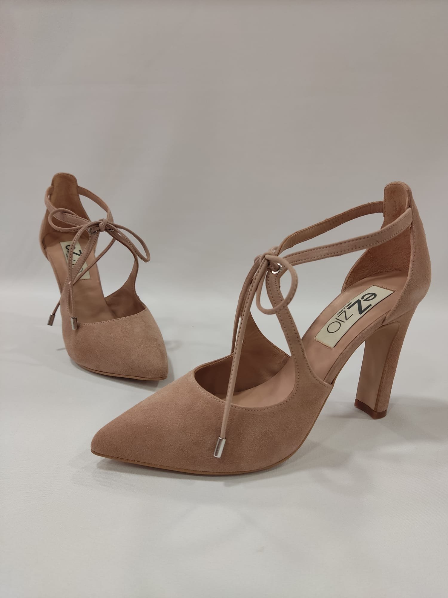 tacon-ezzio-sidney-tacones-laura-ancho-cordones-anudado-nude-13