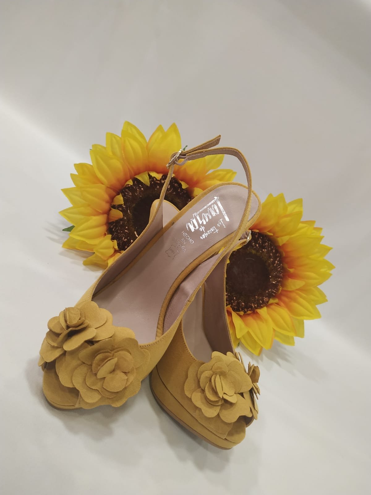 tacon-ltdl-lyra-peeptoe-flores-mostaza-1