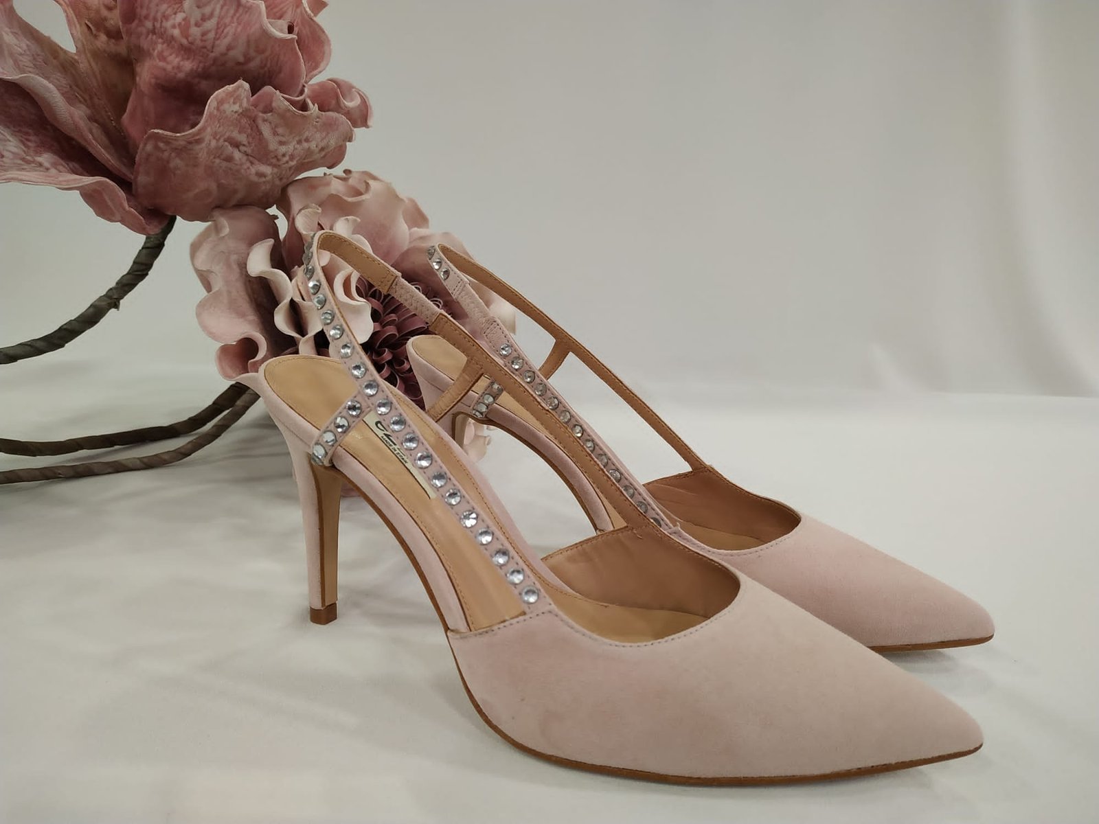 tacones-ezzio-lupus-brillants-lado-nude-rosa