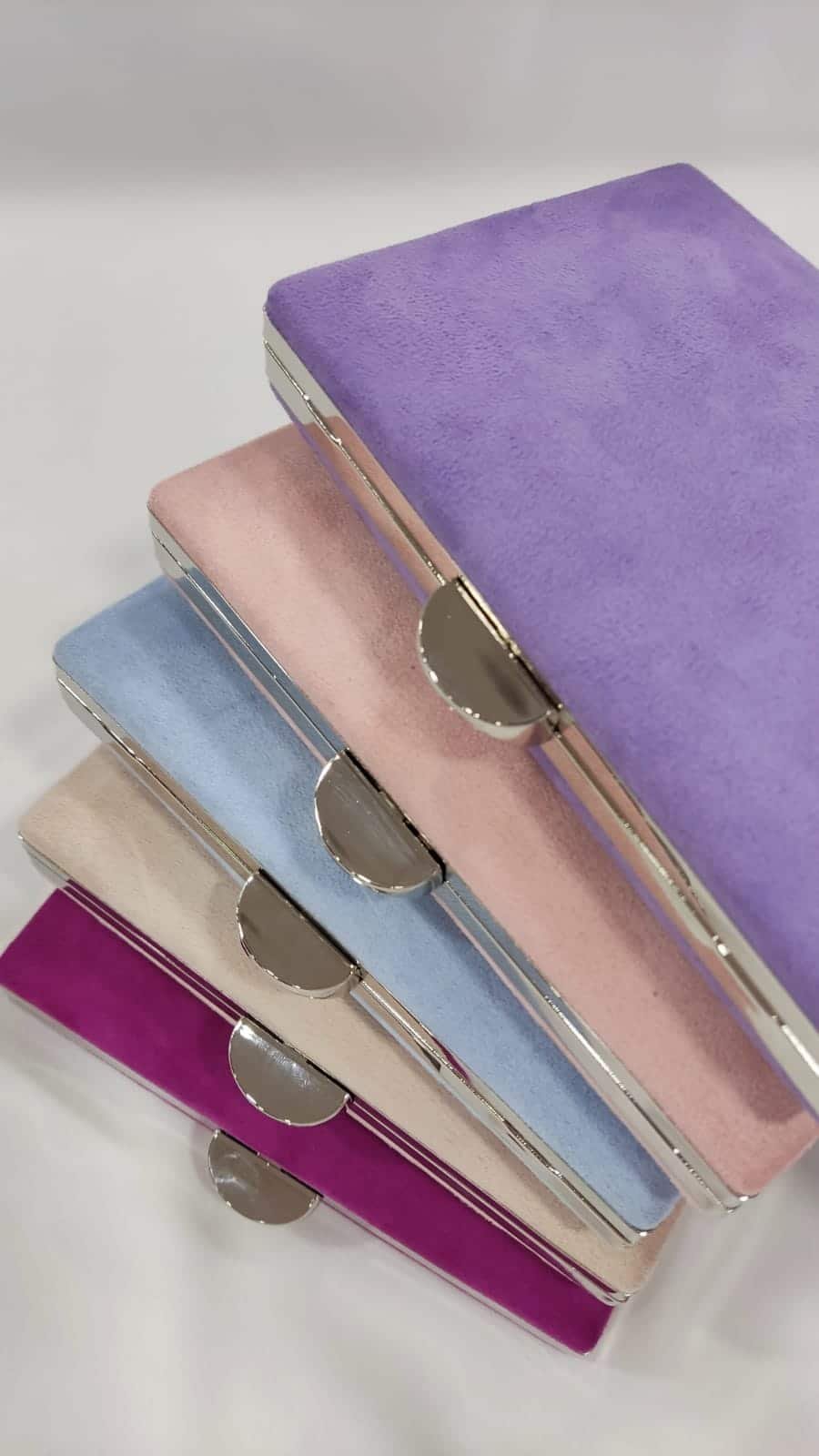 cartera-mano-clutch-liso-tacones-laura-mod-19-152-1