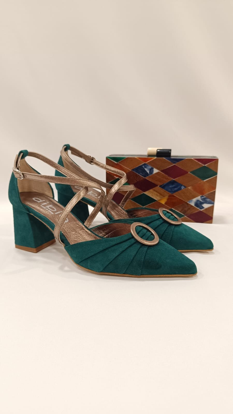 florencia-tacones-laura-aro-ante-dibia-3