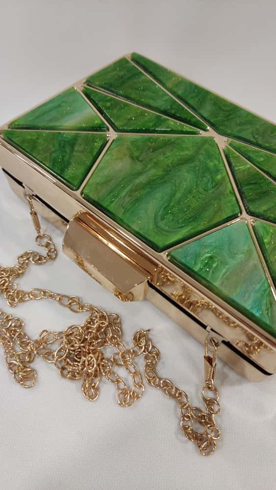 clutch-cartera-mano-tacones-laura-marco-dorado-triangulos-mod-12-129-11