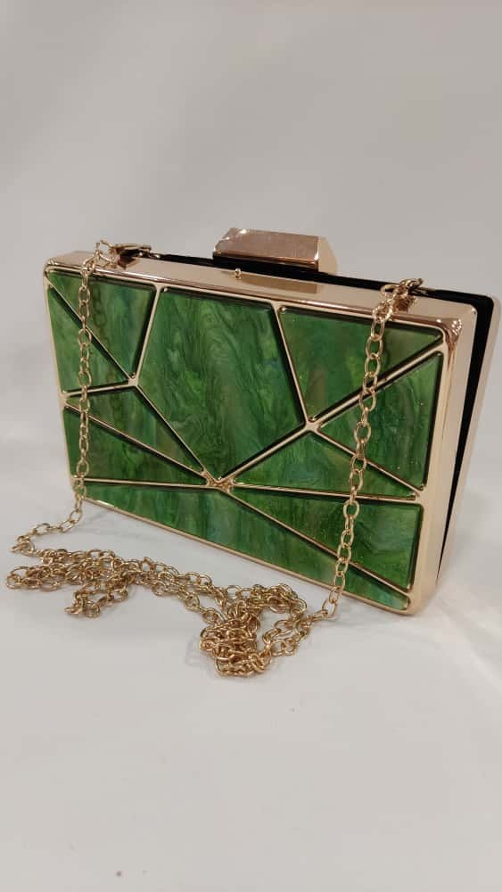 clutch-cartera-mano-tacones-laura-marco-dorado-triangulos-mod-12-129-12