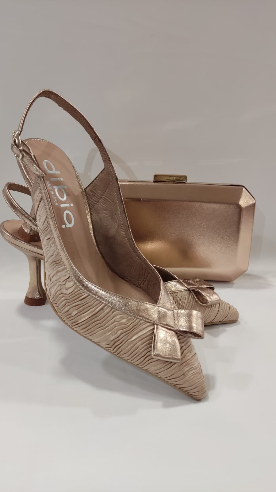 Grecia-dibia-tacones-laura-destalonado-dordo-tejido-olas