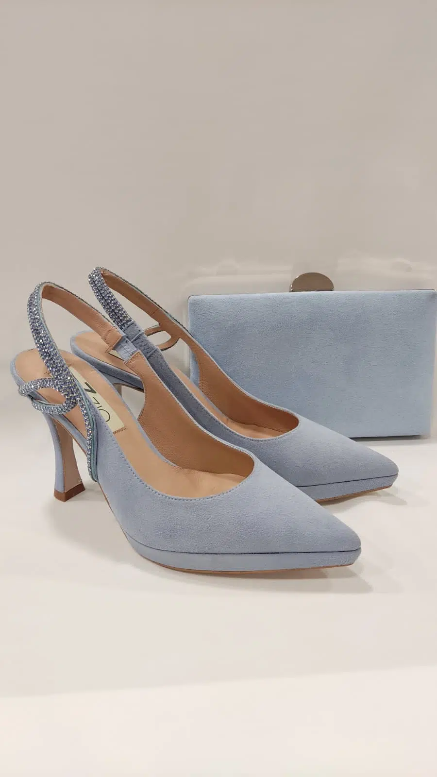 cristal-ezzio-tacones-laura-dibia-ante-swarovsky-3