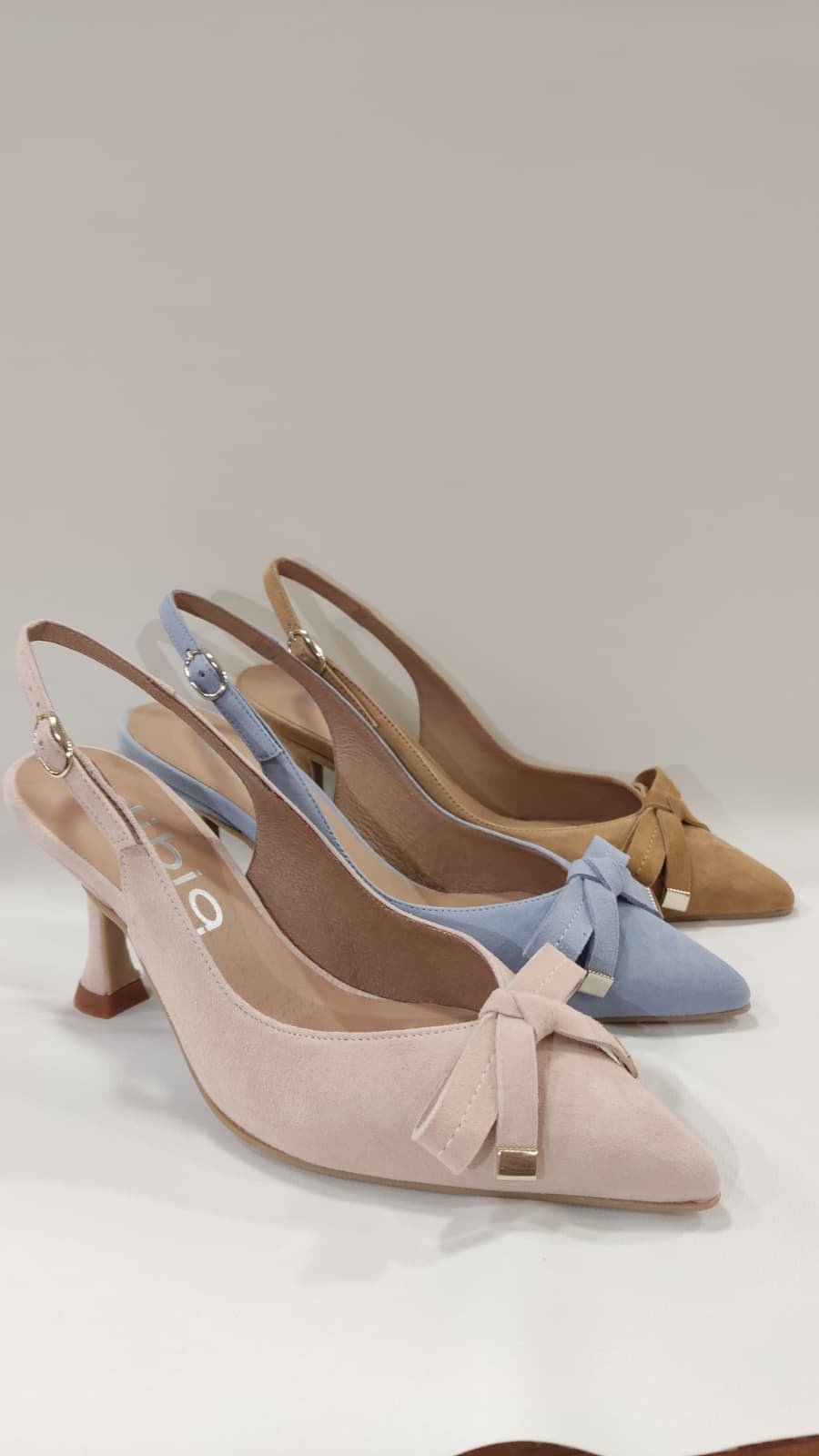 dibia-verso-tacones-laura-lazo-ezzio-1