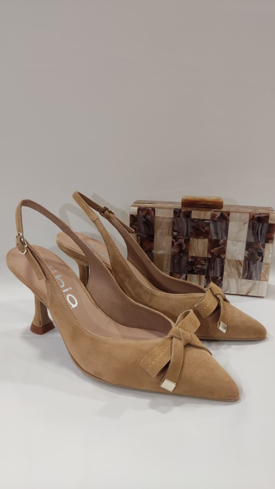 dibia-verso-tacones-laura-lazo-ezzio-2