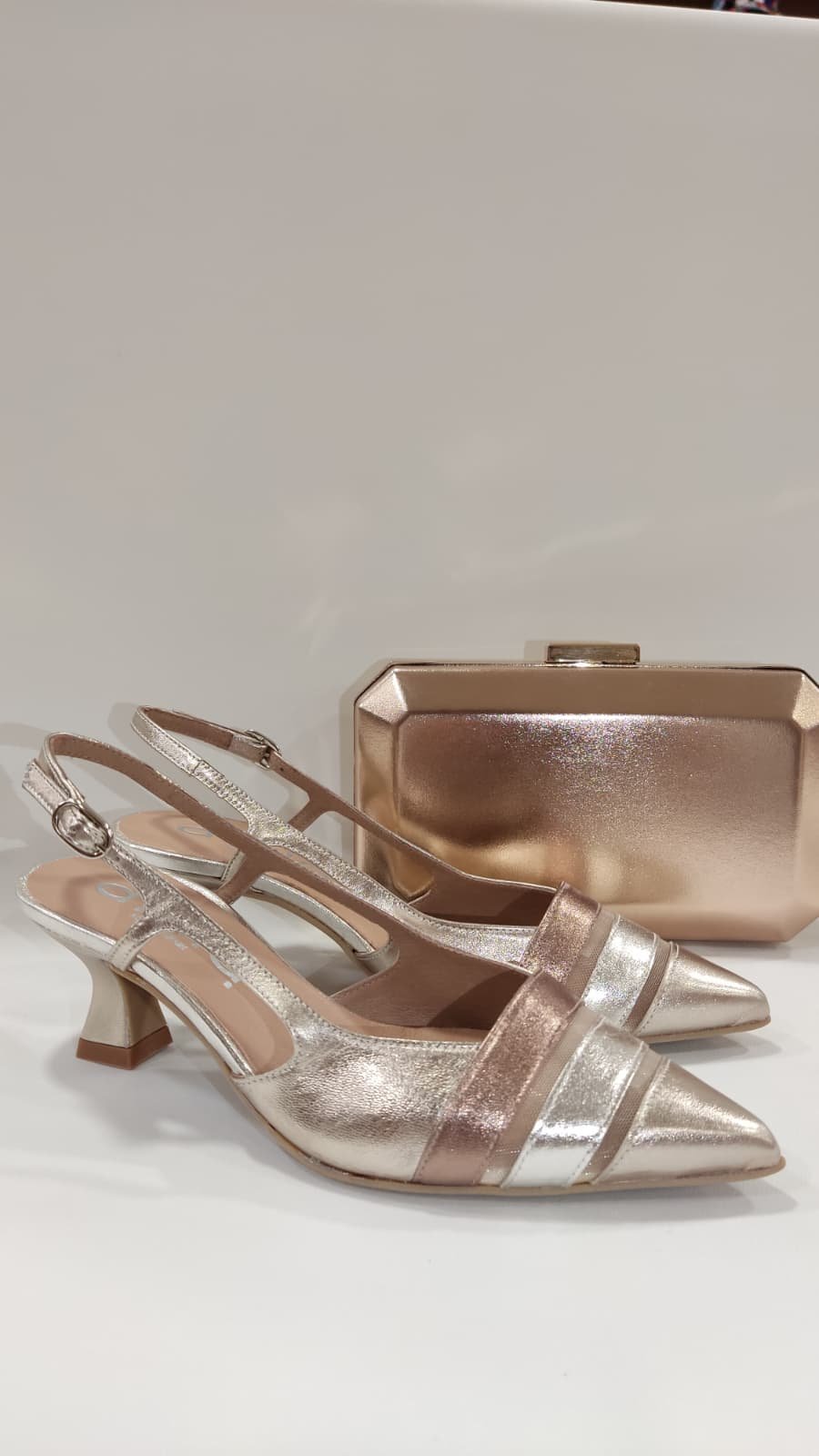 malta-dibia-tacones-laura-dorado-metalizado.